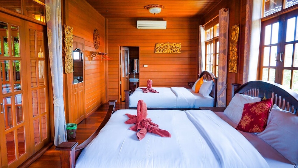 2 BEDROOMS, LANNA, 3 KING BEDS, PRIVATE POOL