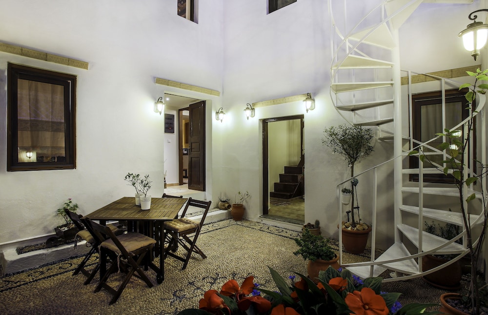 Lindos Boutique Rooms Adults Only 24/28