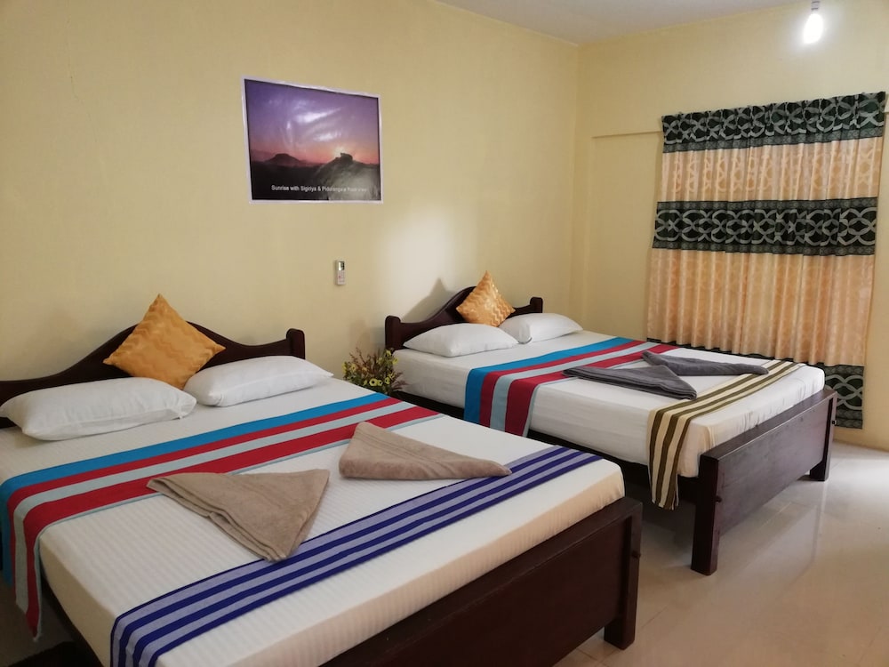 Sigiri Choona Lodge 6/27