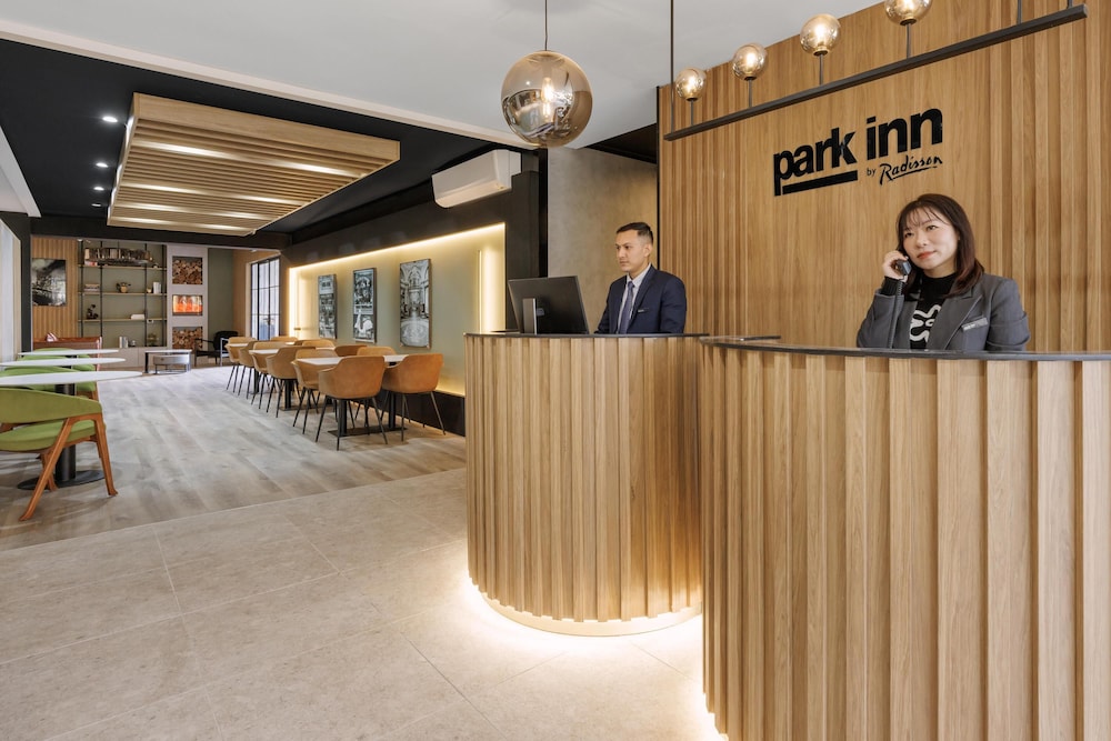 The Parkmore Hotel 7/45