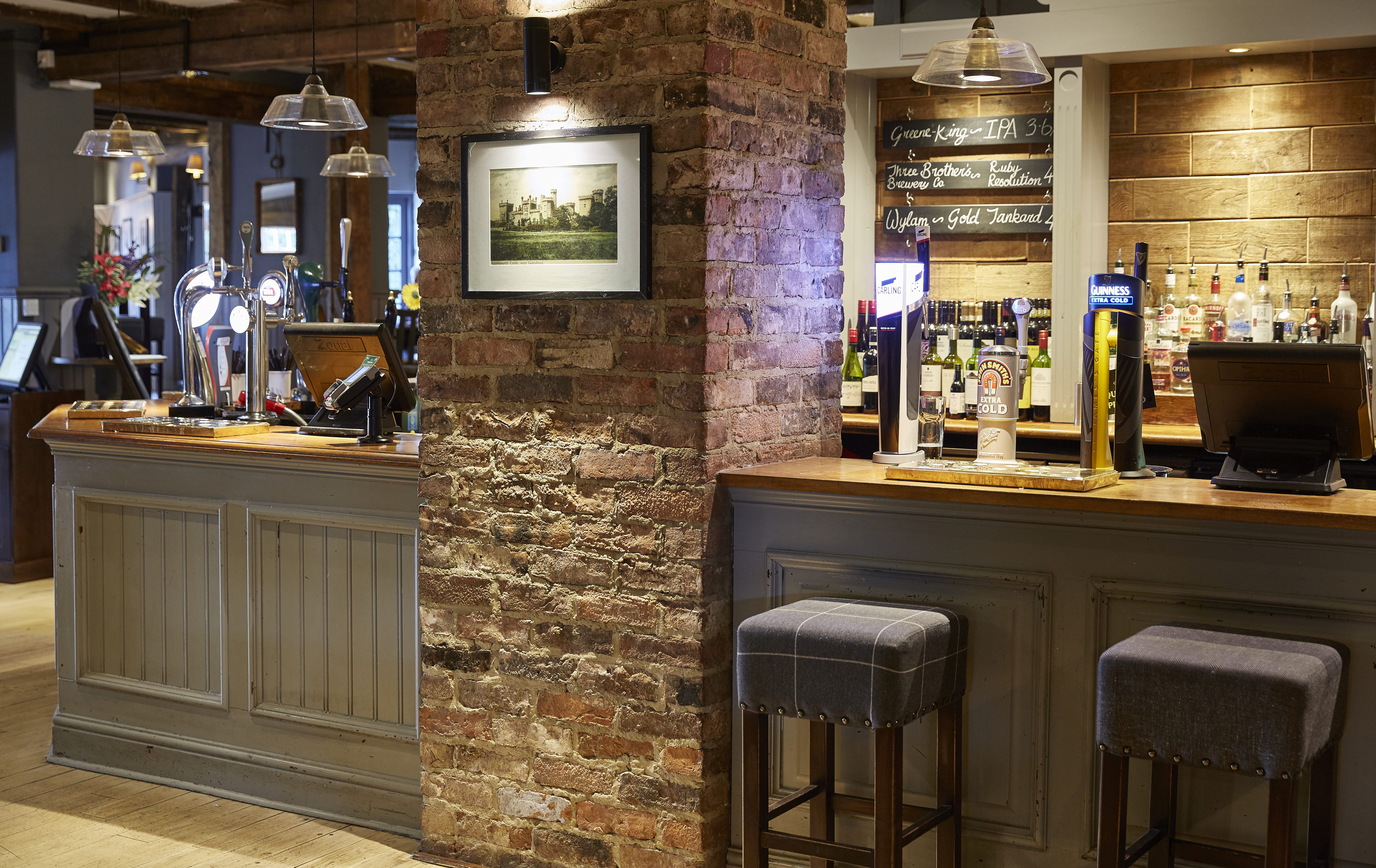 Ravensworth Arms Hotel 27/39