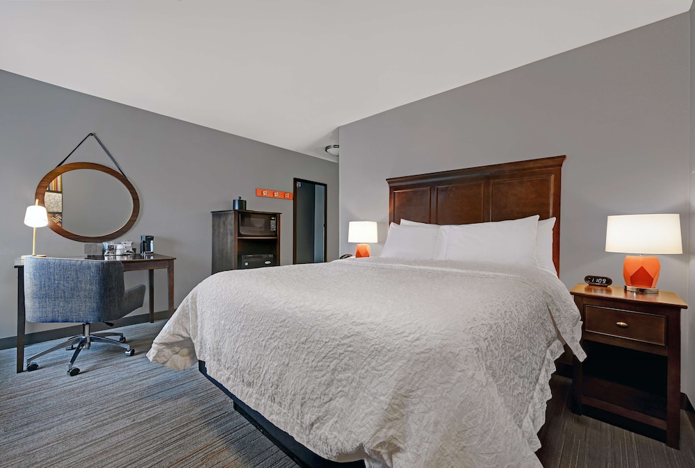 Hampton Inn Farmington MO 10/50