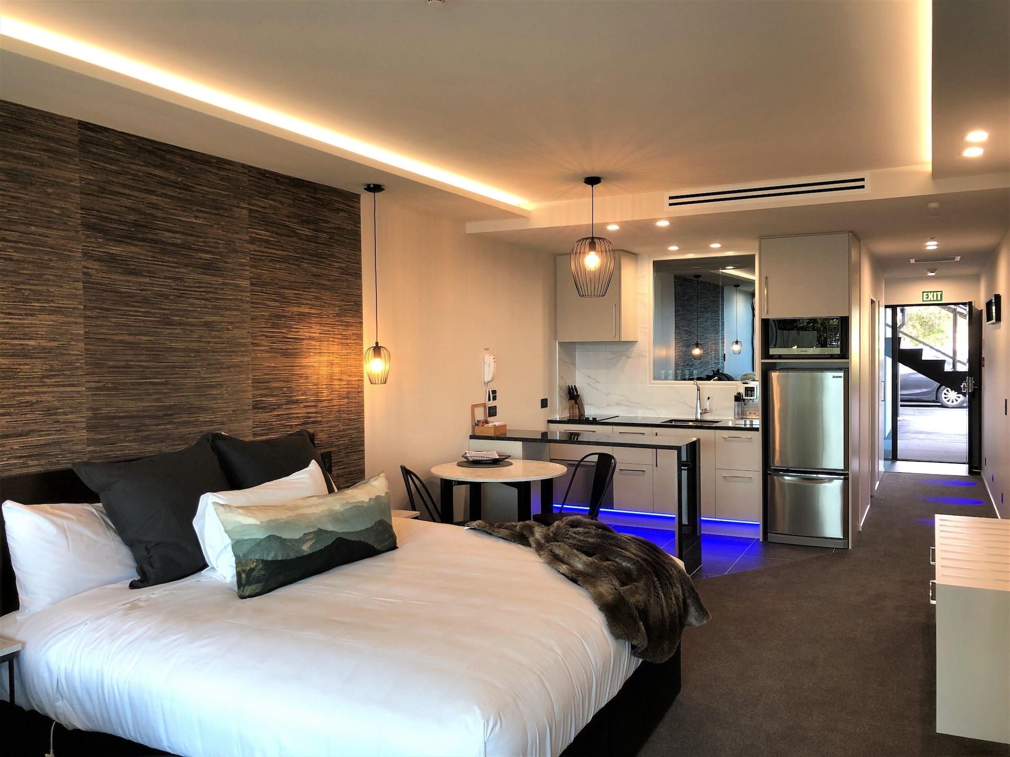 Deluxe, Studio, Suite, King Bed, Adult Only