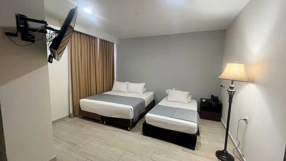 Ramada Cucuta 12/28