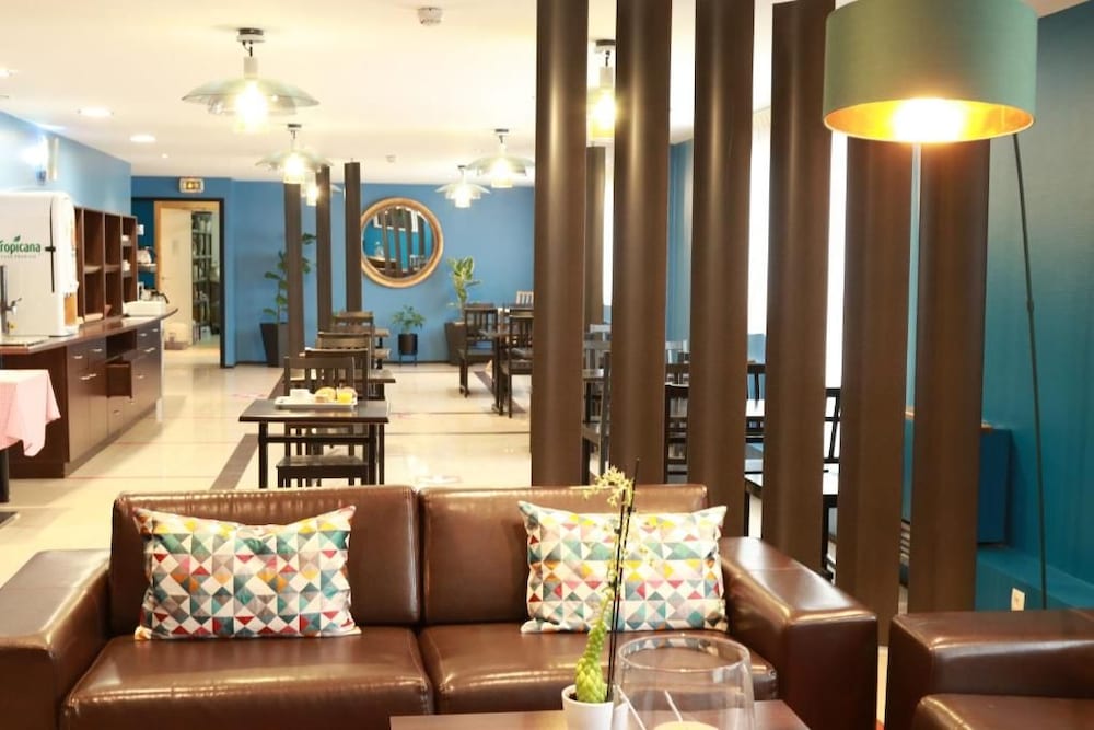 Orly Superior Hotel 42/57