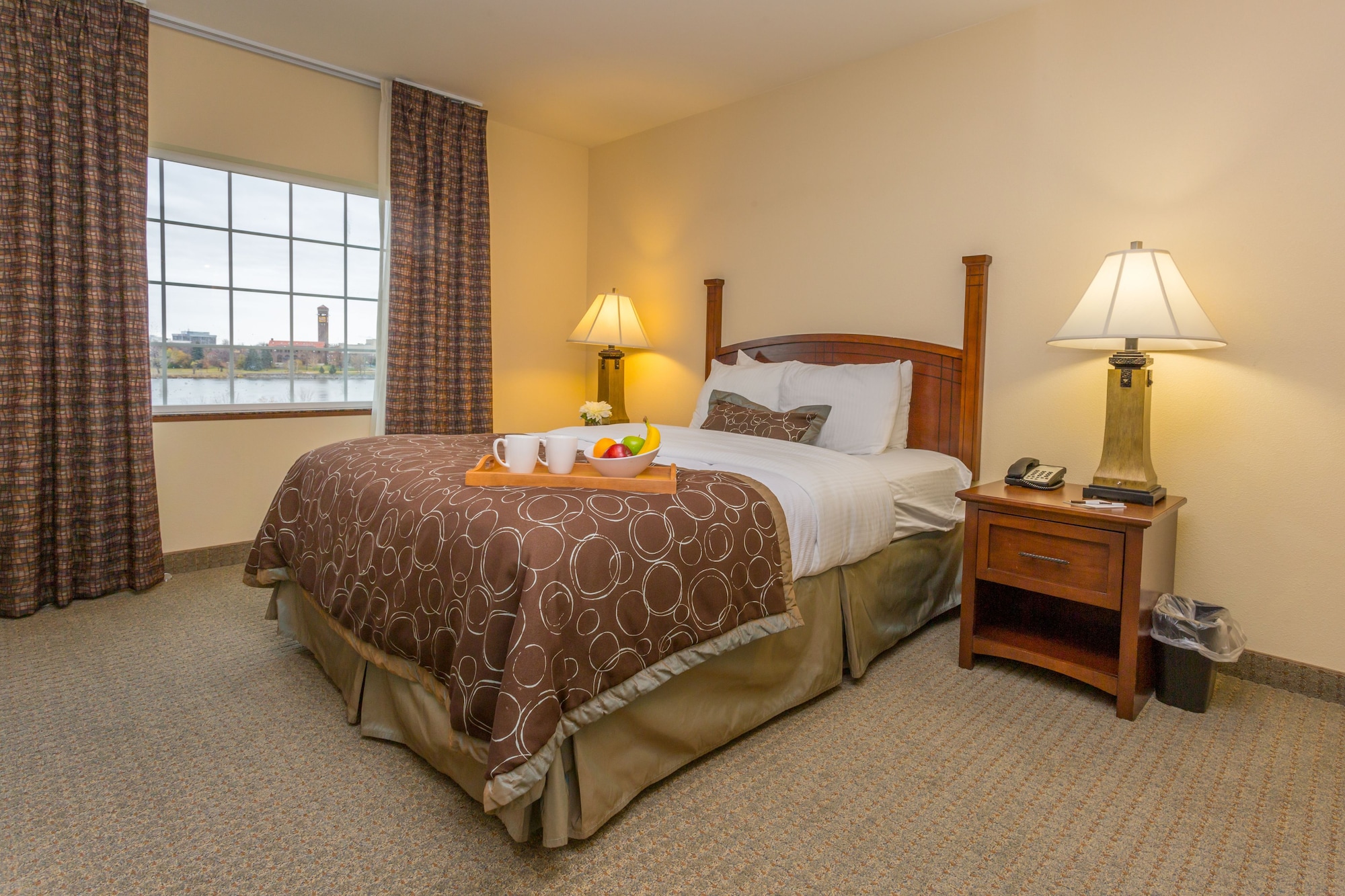 Suite, Queen Bed, Kitchen, Accessible