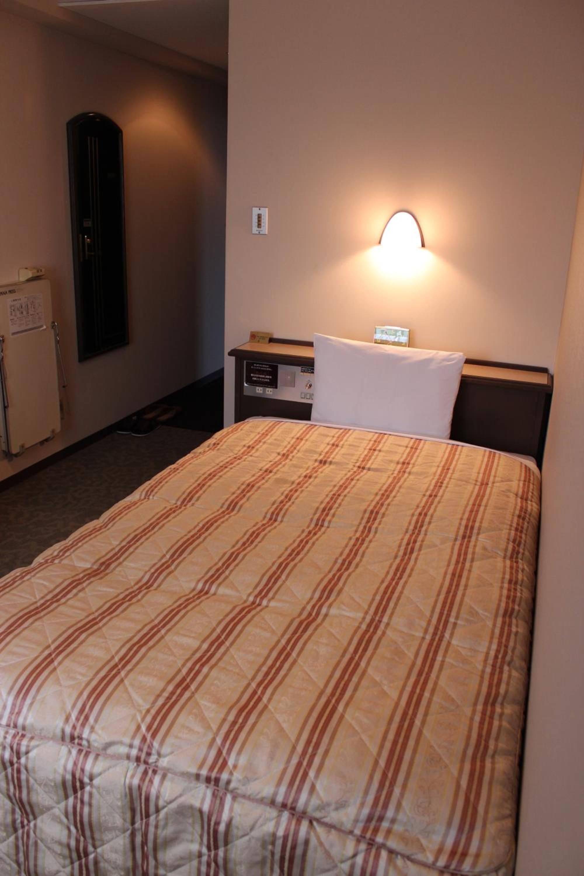 Room, Single, Smoking, Hotel Crown Hills Takaoka 2/6