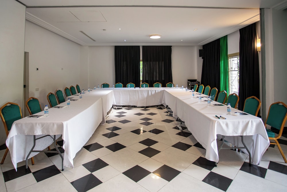 Lepic Villa Hotel 42/50