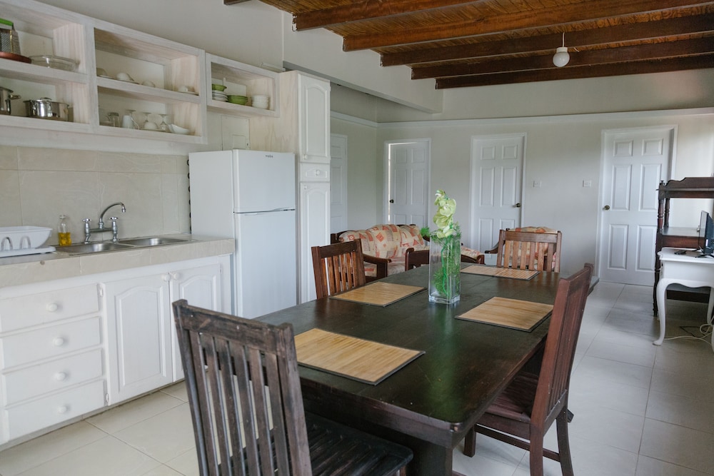 Ocean Spray Beach Apartments 30/50