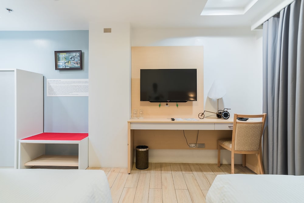 Heroes Hotel 35/63