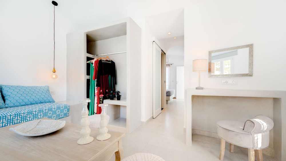 Emerald Collection Suites 27/44