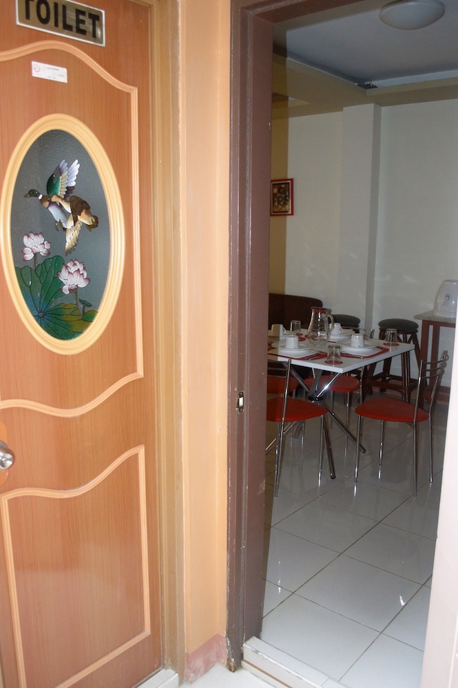 Manora Apartments And Guest House 13/66