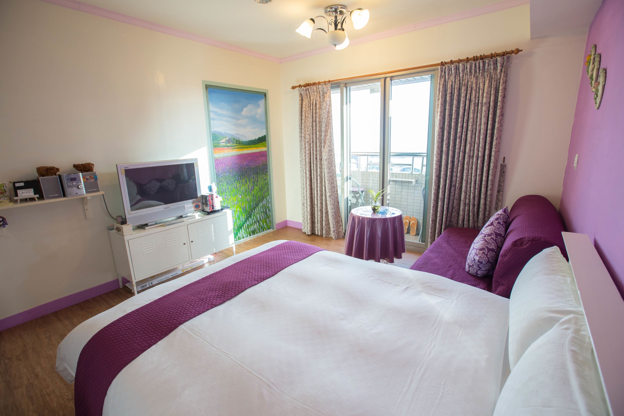 DELUXE, DOUBLE BED