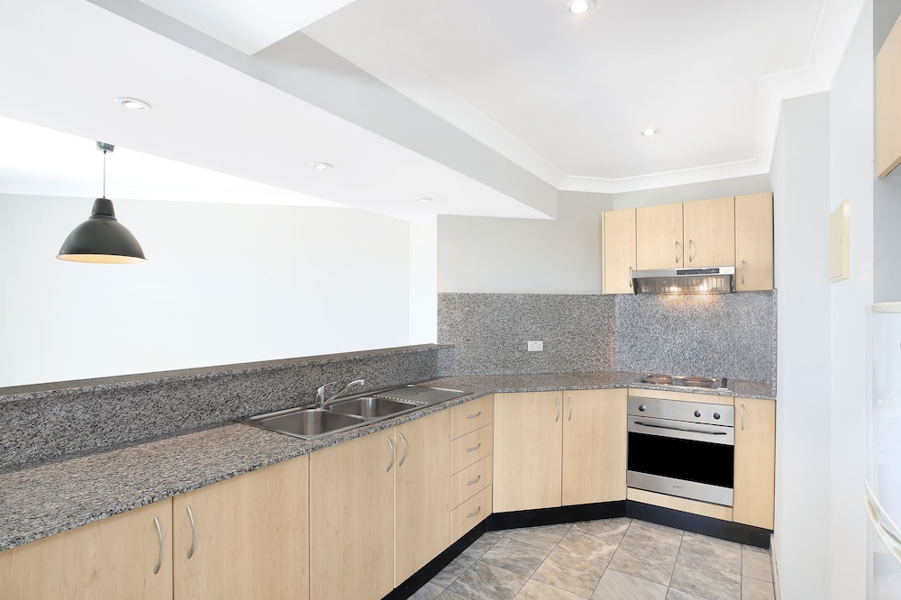 Sydney Airport Suites 5/50
