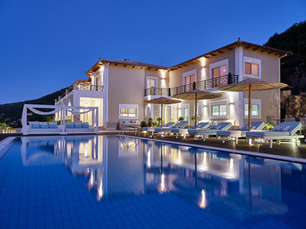 Serenus Luxury Villa 1/41