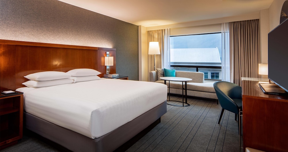 Hyatt Regency Crystal City 24/70