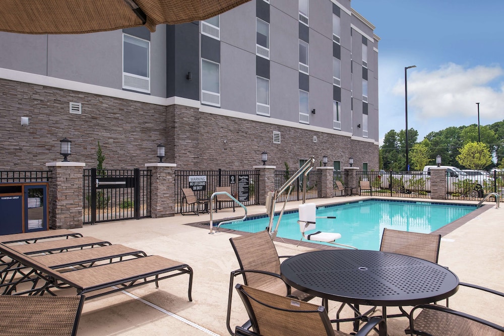 Hampton Inn Benson Nc 7/66