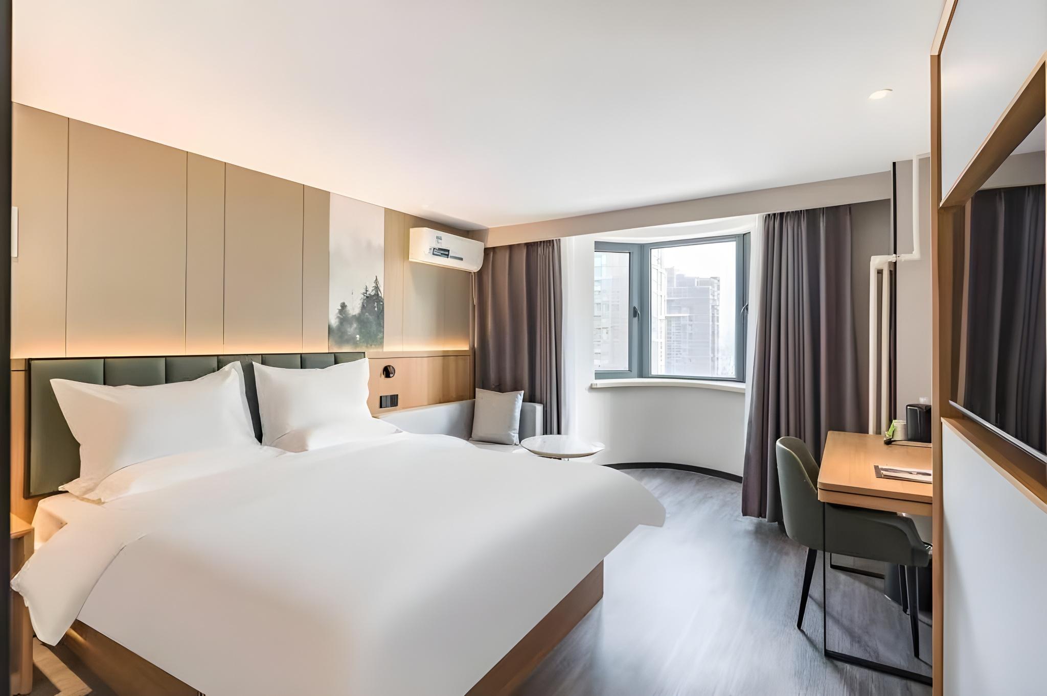 ROOM, QUEEN BED
