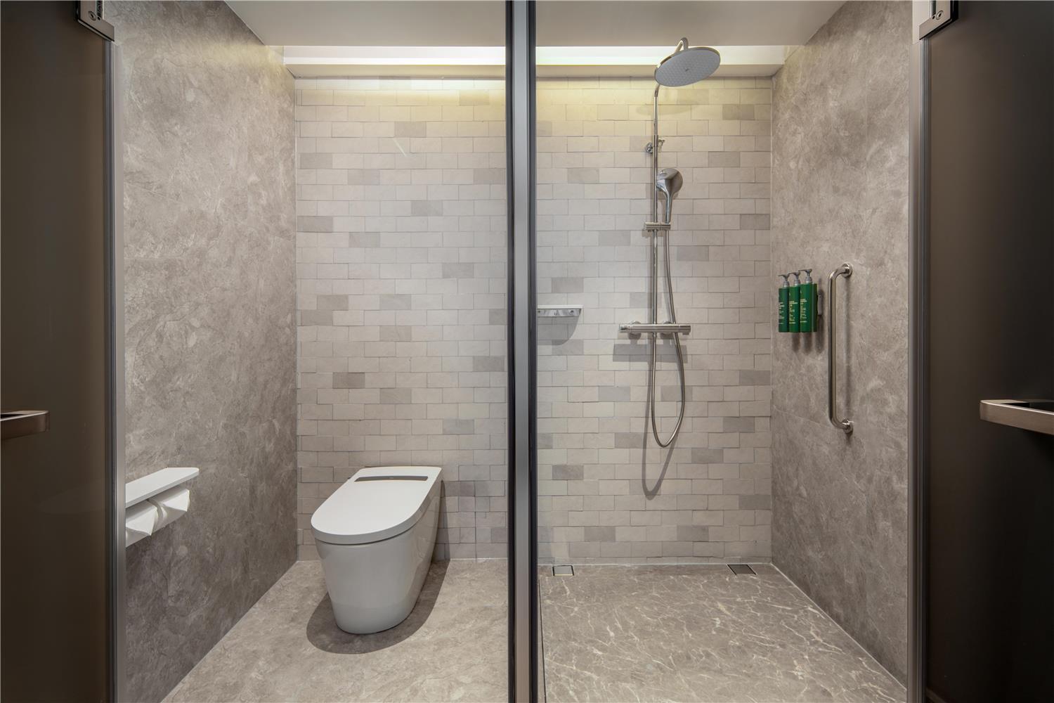 غرفة ديلوكس بسرير كينج مع أريكة، Hilton Garden Inn Kunming Wujiaba 2/3