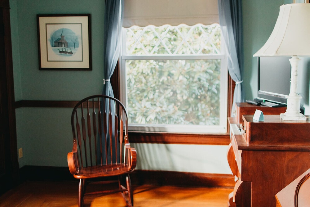 The Stonewall Jackson Inn 45/50