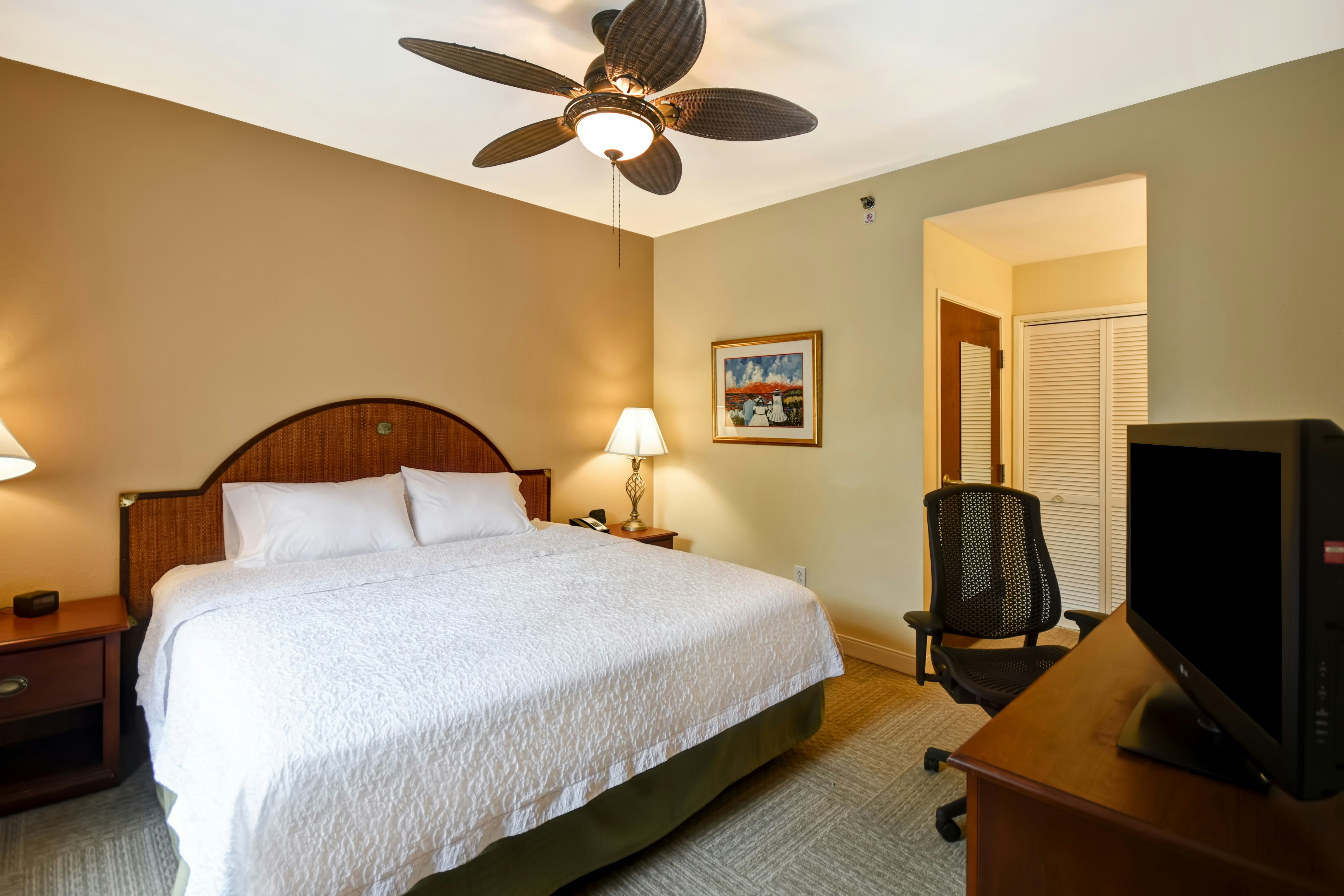 1 BEDROOM, SUITE, KING BED
