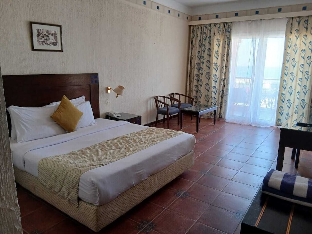 Room at Dome Marina Hotel and Resort, Ataqah
