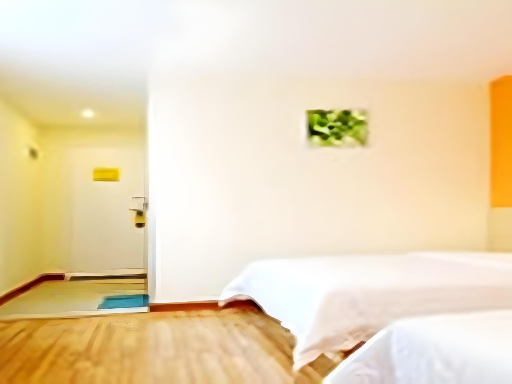 7 Days Inn (Foshan Zumiao Metro Station, Weiguo Road) 22/50