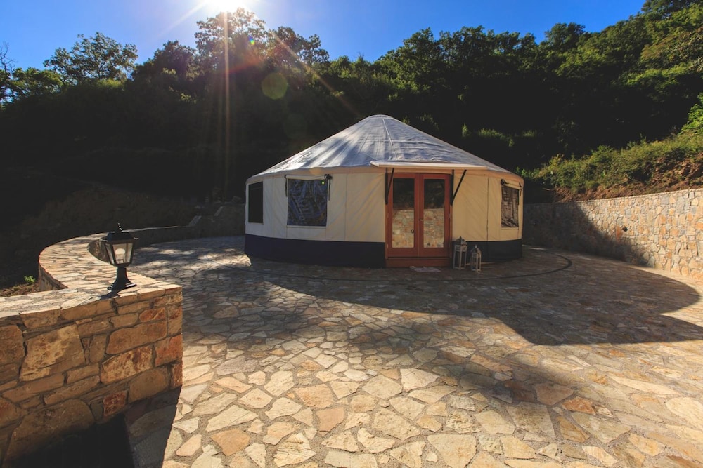 Abeliona Retreat 40/41