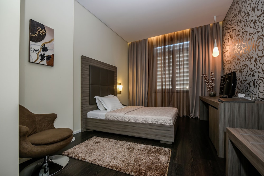 Sky Tower Hotel Tirana 7/31