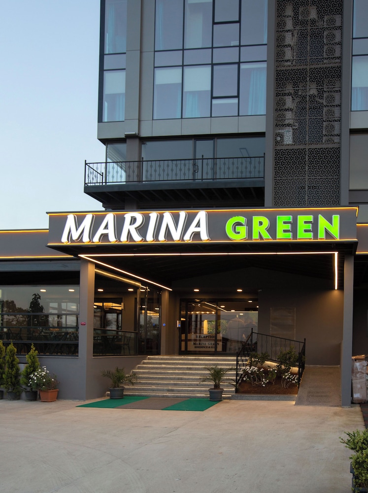 Marina Green Suite Hotel 2/41