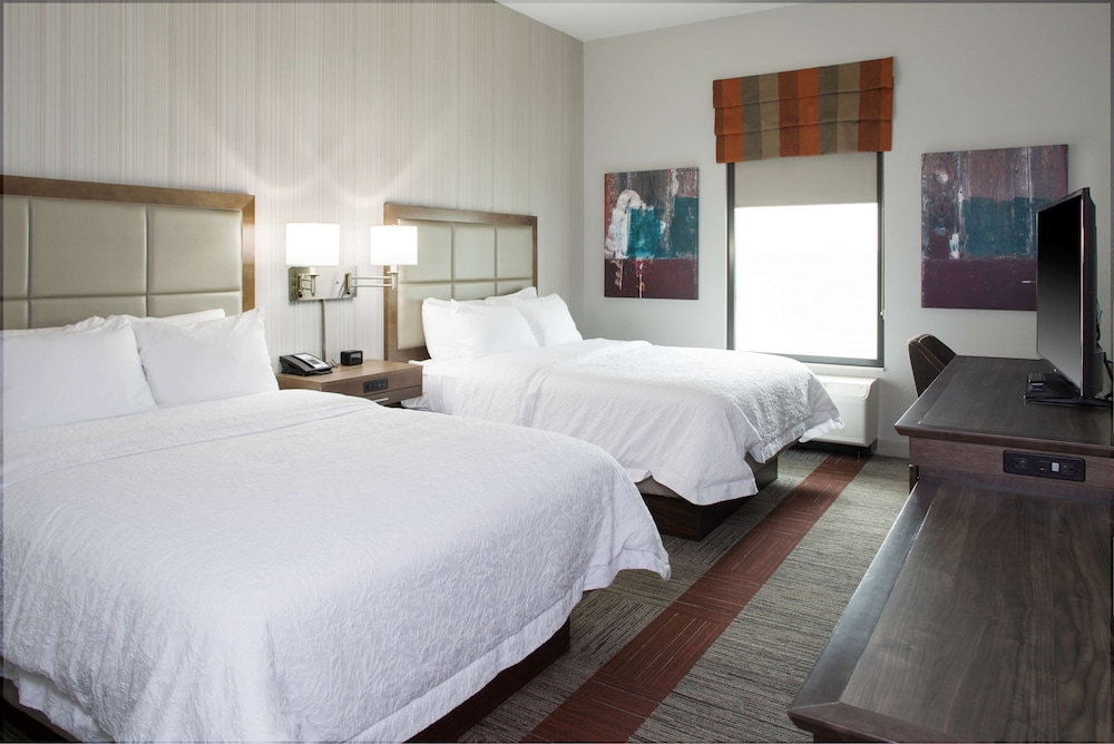 Hampton Inn Suites Pittsburg Ks 13/43