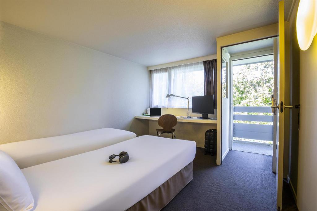 Next Generation, Twin Beds