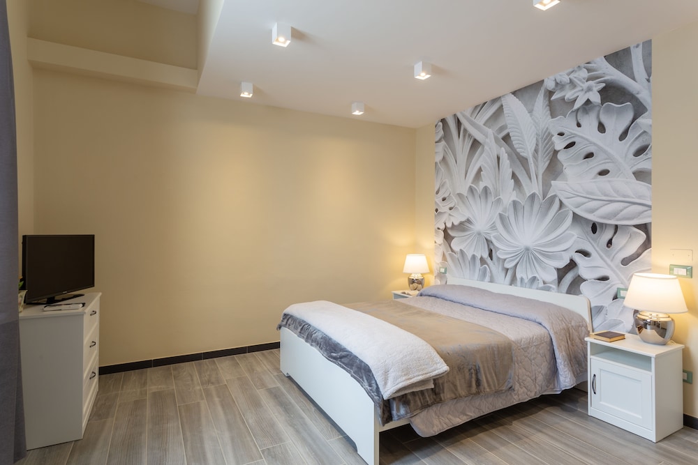 Carla s Rooms with Private Bathroom & Kitchen 6/26