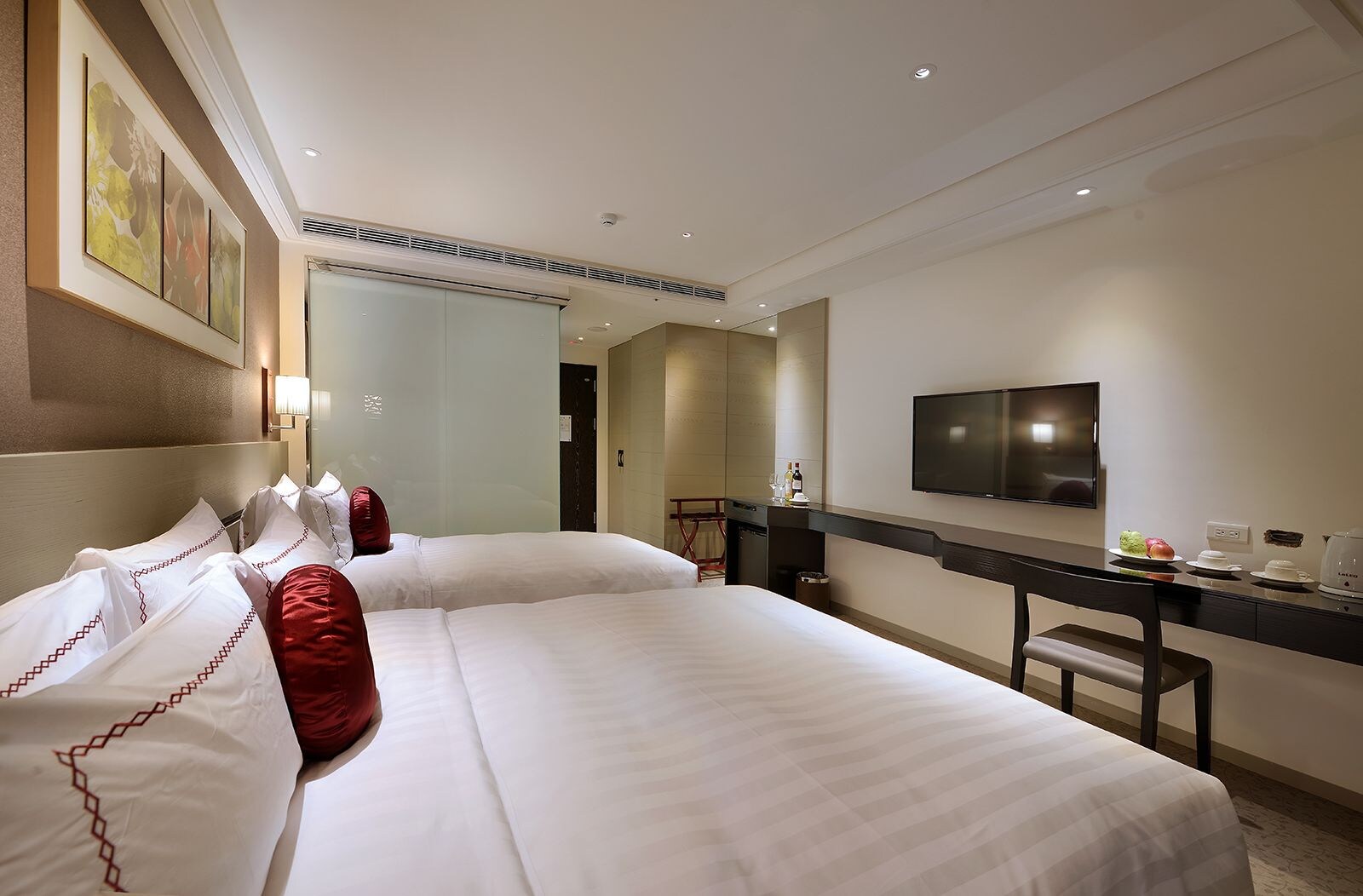 ROOM, TRIPLE, 1 DOUBLE AND 1 SINGLE BED