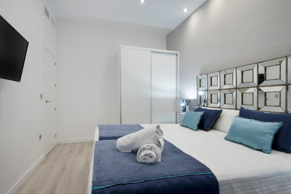 Habitat Suites Gran Via 17 4/65