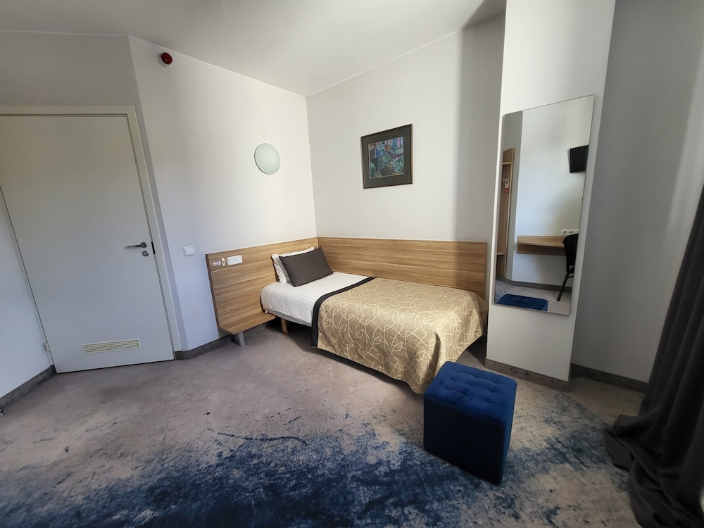 ROOM, SINGLE, SINGLE BED