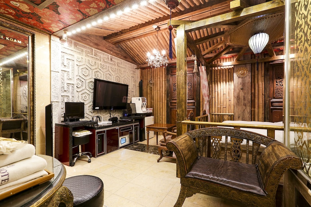 Koam Tourist Hotel 33/50