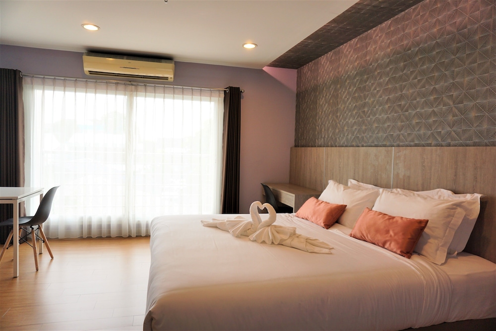 STUDIO, KING BED, KITCHENETTE