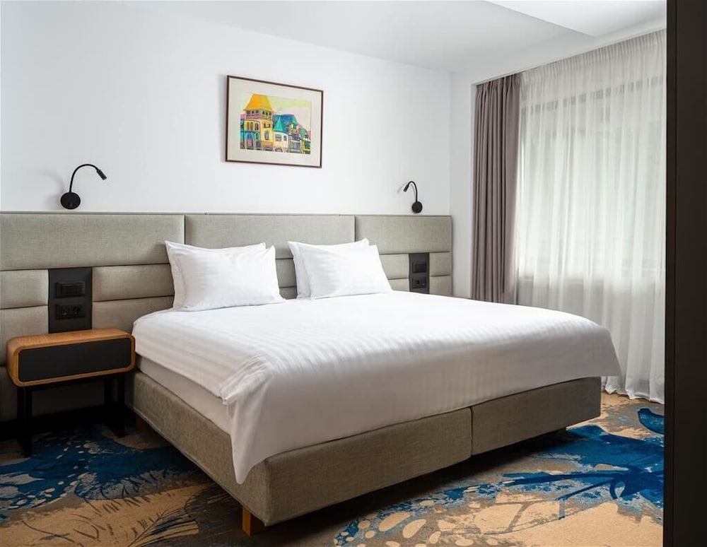 New Montana Hotel 17/50