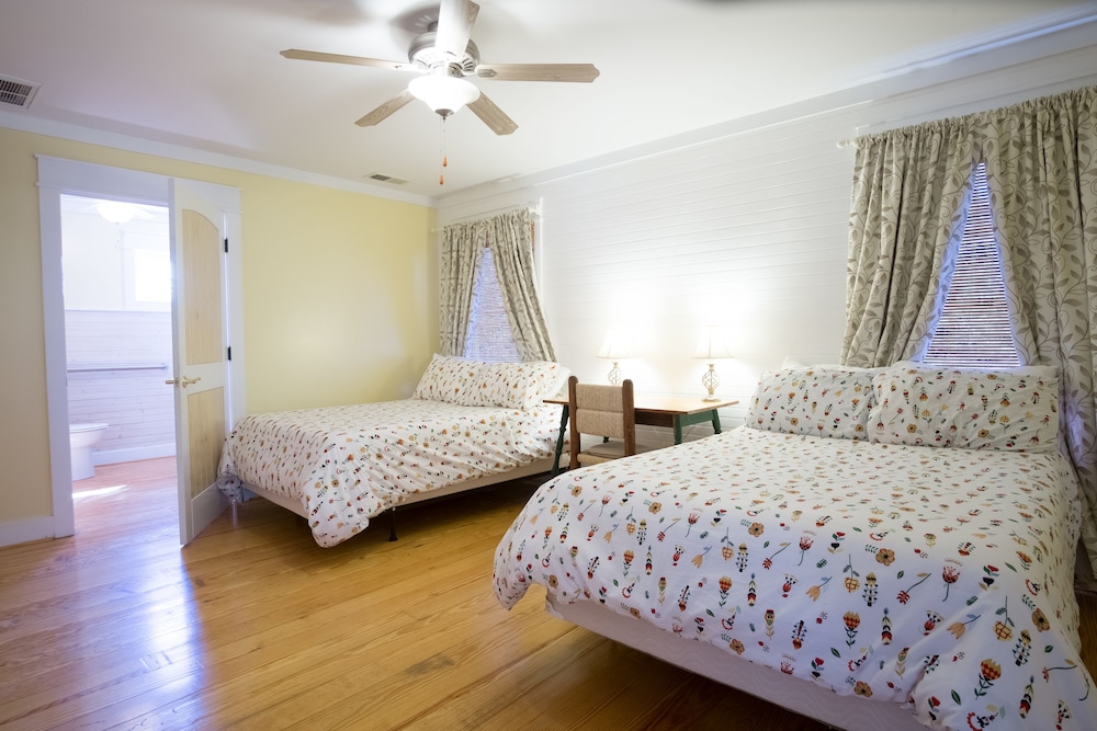 Swamp Rabbit Inn Travelers Rest 12/50