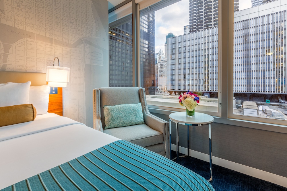 Kinzie Hotel 10/39