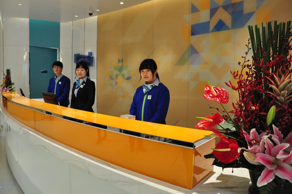 Holiday Inn Express Shanghai Zhenping 6/69