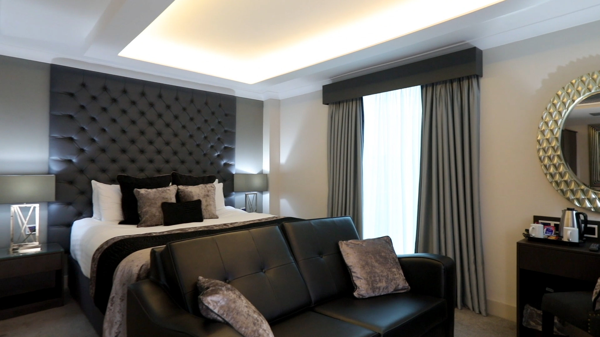 The Continental Hotel 14/57