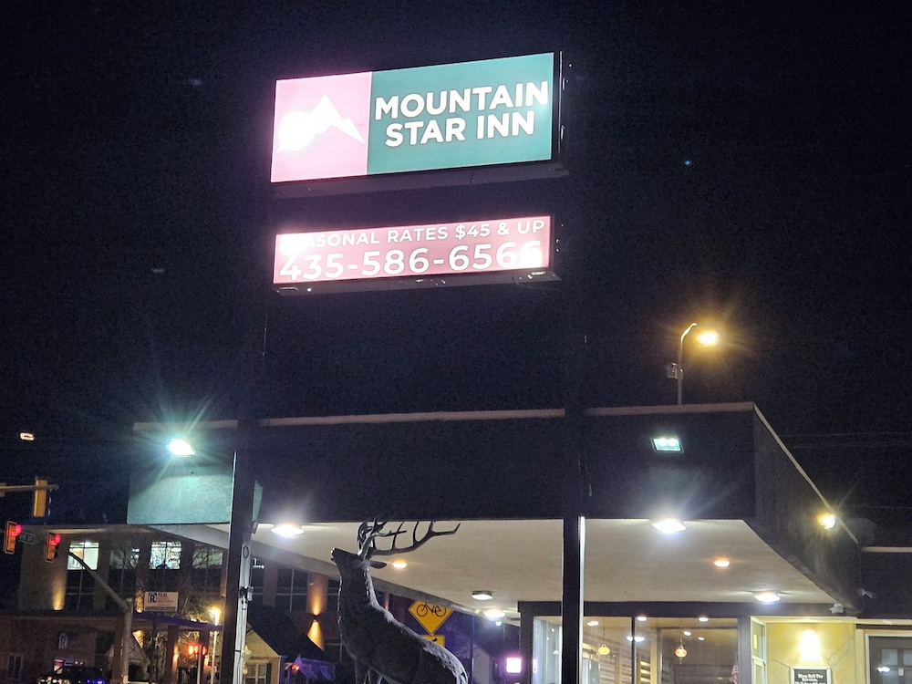 M Star Cedar City 2/50
