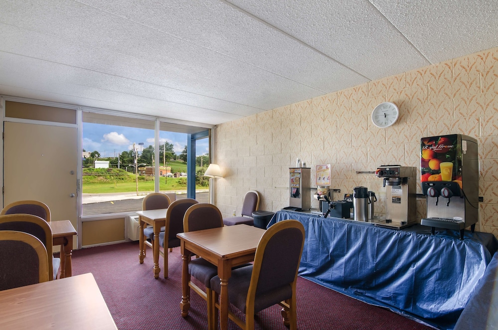 Americas Best Value Inn Wytheville 29/36