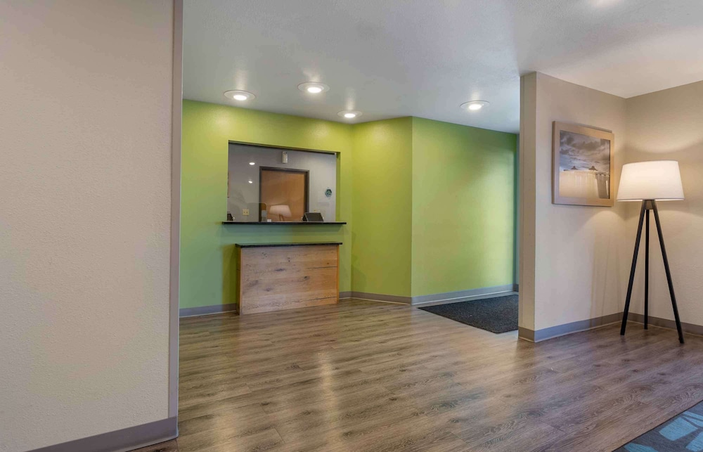Woodspring Suites Orlando South 25/43