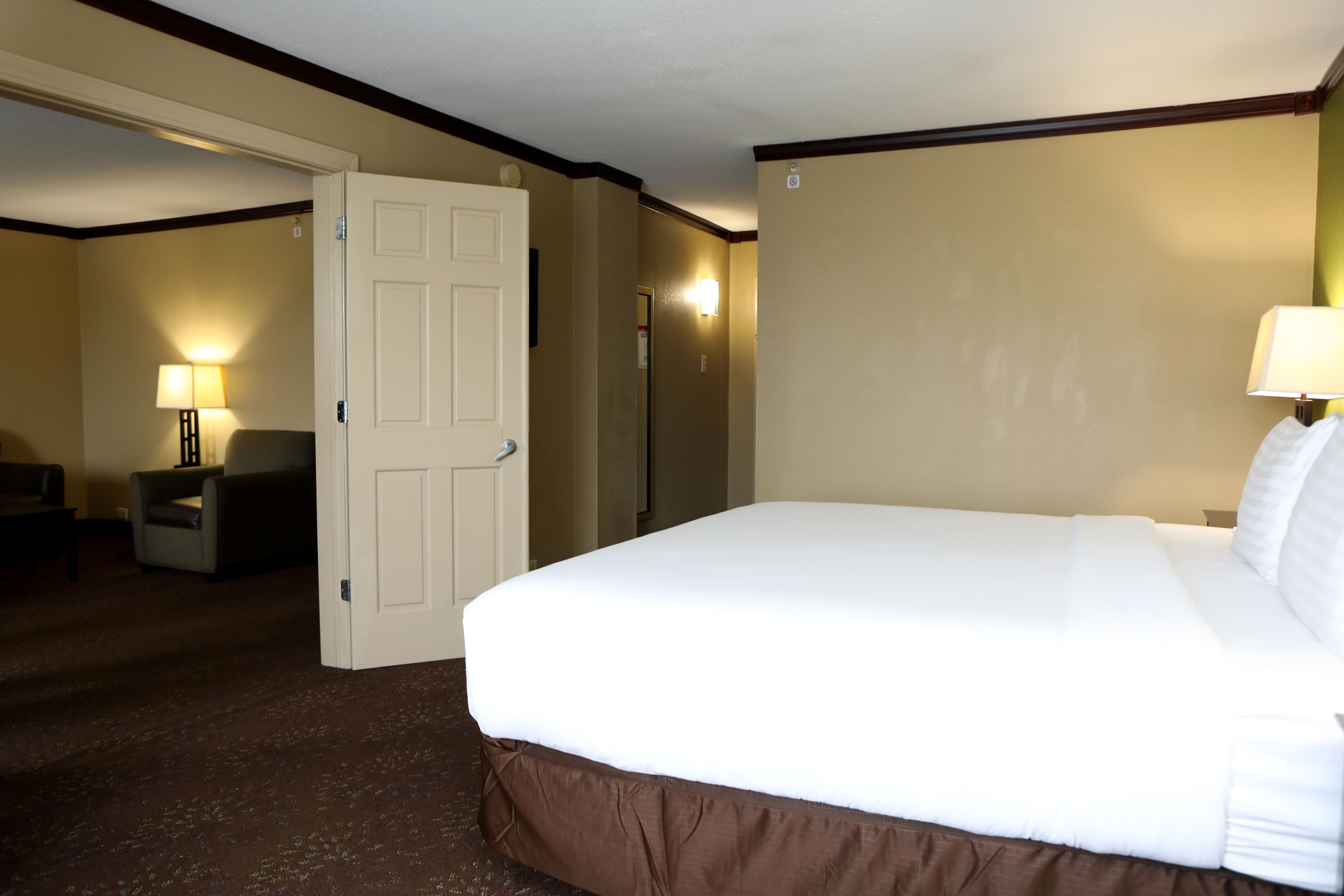 HOLIDAY INN CHICAGO OAKBROOK 25/63