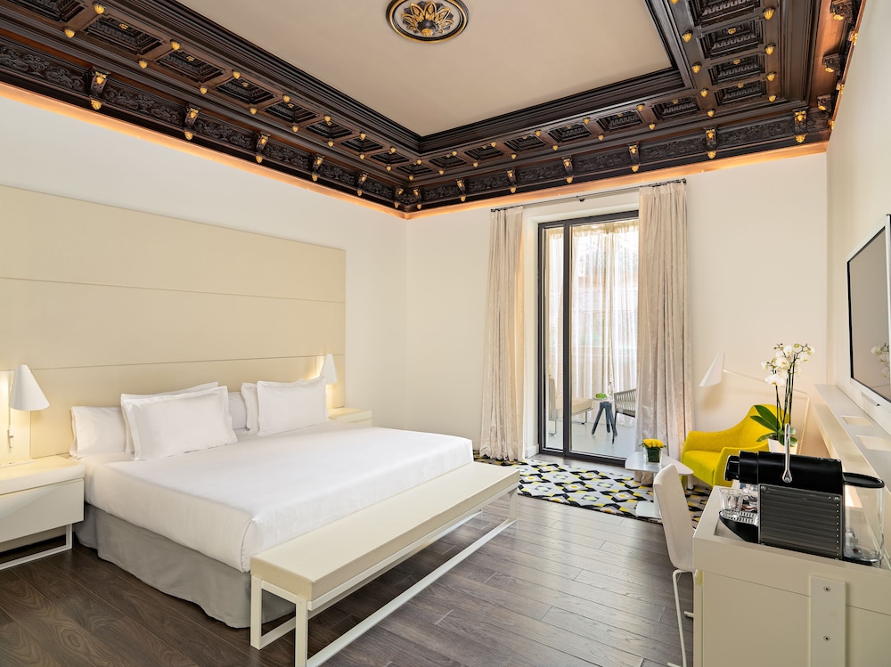 DELUXE, SINGLE, DOUBLE BED