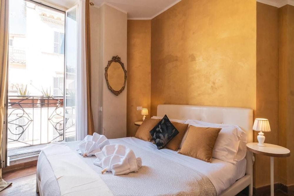 Golden Rooms 24/48