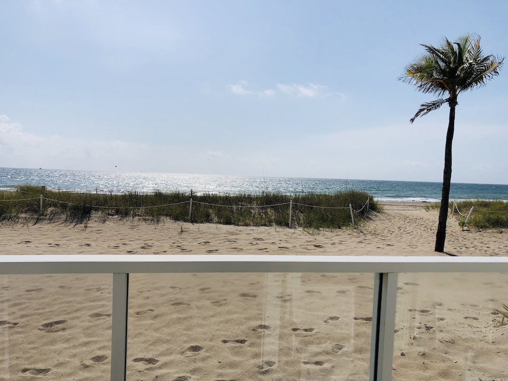 Tides Inn Hotel 30/39